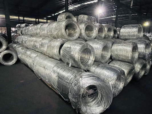 350-550N/mm2 張力強度 0.7mm 0.8mm 1.2mm 1.6mm 1.8mm 2mm 直径 ホットディップ 熱加熱 軽鋼 MS GI 網状用ワイヤ