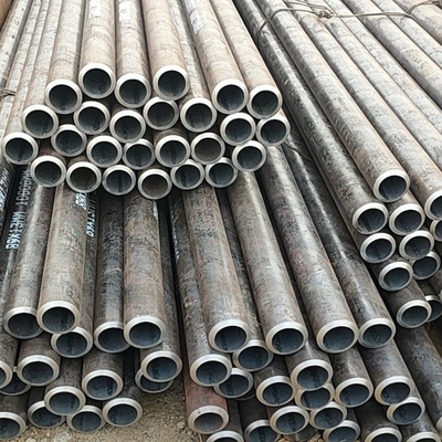 理論重量による請求 ASTM A53 縫い目のない炭素鋼管 p235gh 管の端は黒く塗装された 4' 鋼管