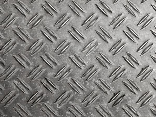 1251-1500mm 幅 チェックされた炭素鋼板 2.0-8mm 厚さ AISI ASTM BS DIN GB JIS