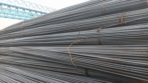 変形鋼棒 鉄棒 10mm 12mm 14mm 16mm 18mm HRB400 500b ASTM コンクリート建築のためのリバー 長さ6m