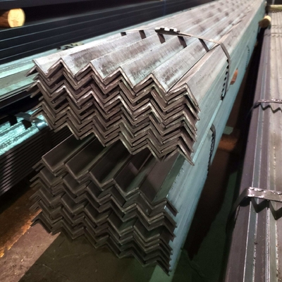 実際の重量による請求 ASTM A36 HR 炭素鋼 角 軽鋼 角 40mm x 40mm x 5mm 均角鋼 20mm-70mm