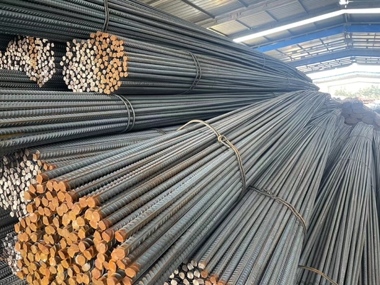 炭素構造鋼 HRB 400/500 BS460/ASTM A615 形が変形した鋼棒 強化レバー 12mm 16mm 建設用熱巻き