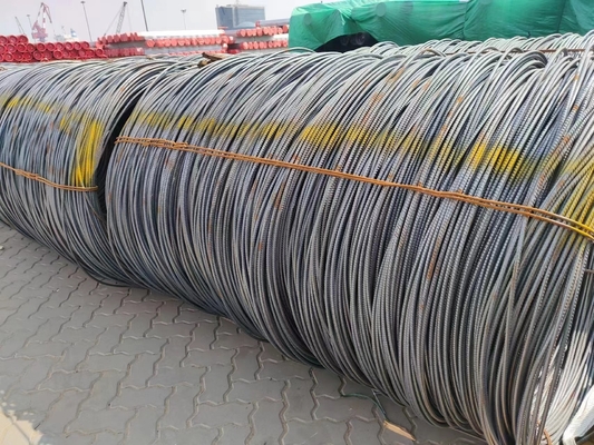 炭素構造鋼 HRB 400/500 BS460/ASTM A615 形が変形した鋼棒 強化レバー 12mm 16mm 建設用熱巻き