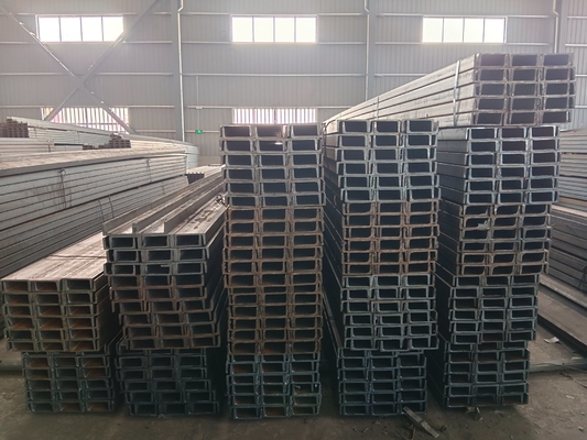 CIF/CFR/FOB/EX-WORK サポートシステム用Uチャネル炭素鋼 ASTM標準Q235Q345 SS400 0.8mm-3.0mm厚