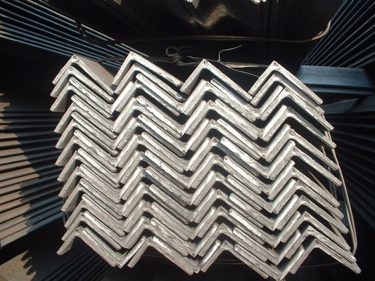 ASTM A36アングルバーを建築用および構造用鋼6m-12mS275JR建設用建材に提供する