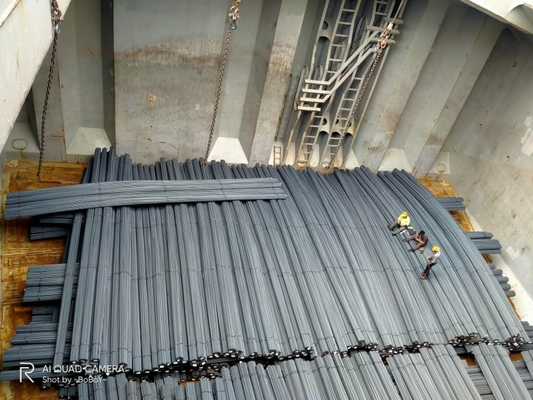 HRB400/500 ASTM A615 BS4449 建築物における容量 ±1%の炭素構造鋼筋リバー