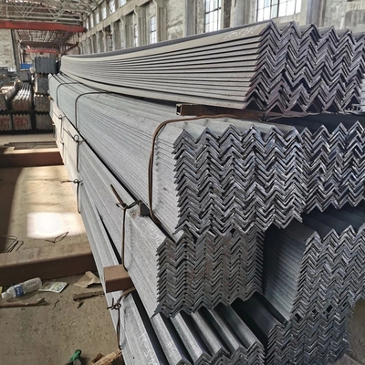 標準 AiSi Q235 Q235B Q345 建設用ビルディング構造のための等面不等角鋼アングルバー
