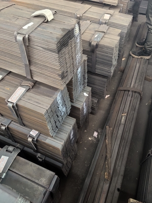 建築用材料のための四角形平面棒の軽炭鋼Q195/Q235/Q215/Q235/Q345/20Cr/40Cr/20CrMo/35CrMo/42CrMo